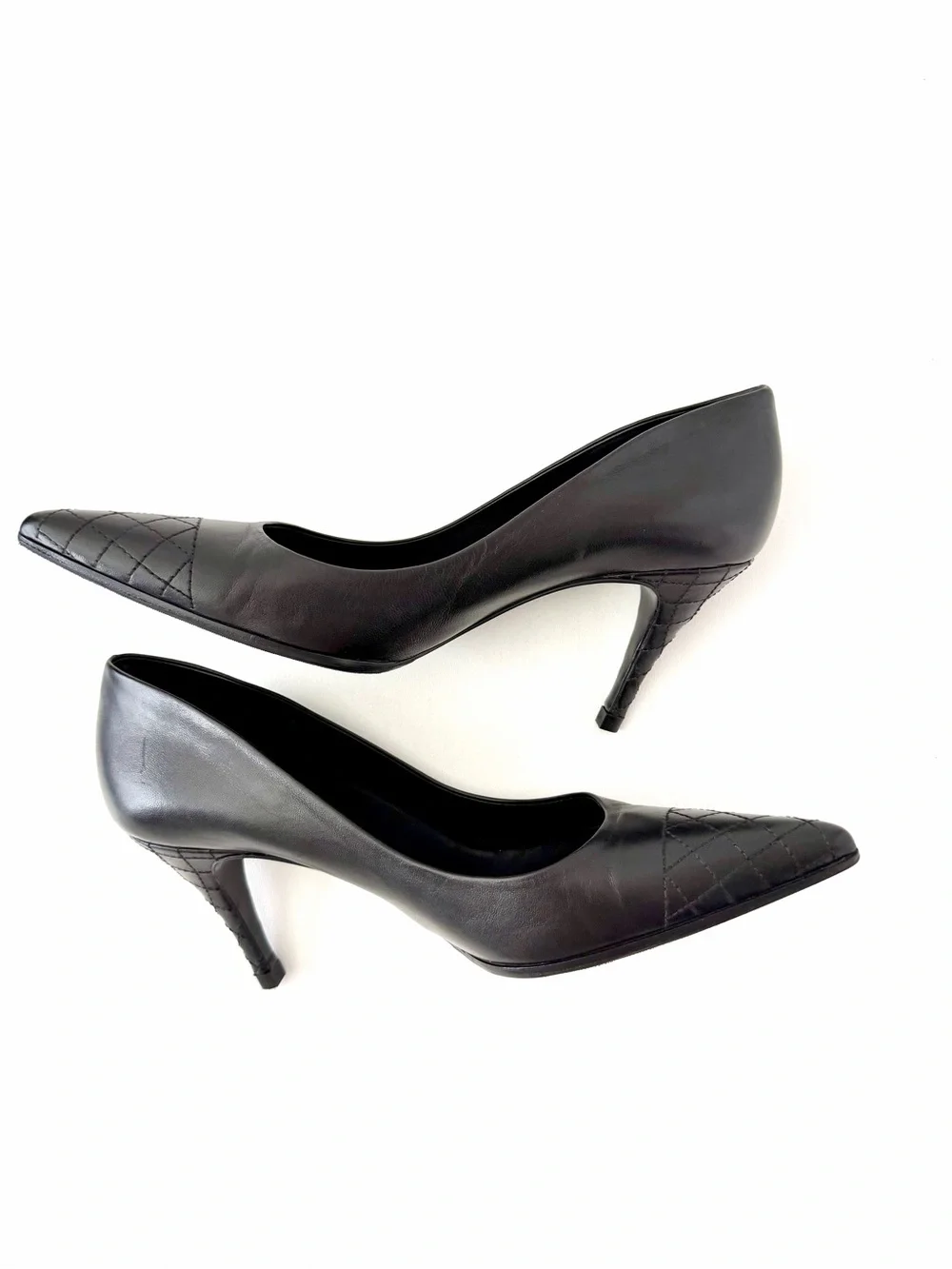 CHANEL | Black Quilted Leather Pointed Toe Pumps CC Logo Heels Size EU 39